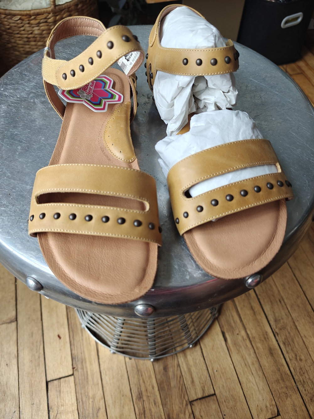 Women’s Tan Studded Leather Comfort Velcro Strap  Sandals Eu 40w